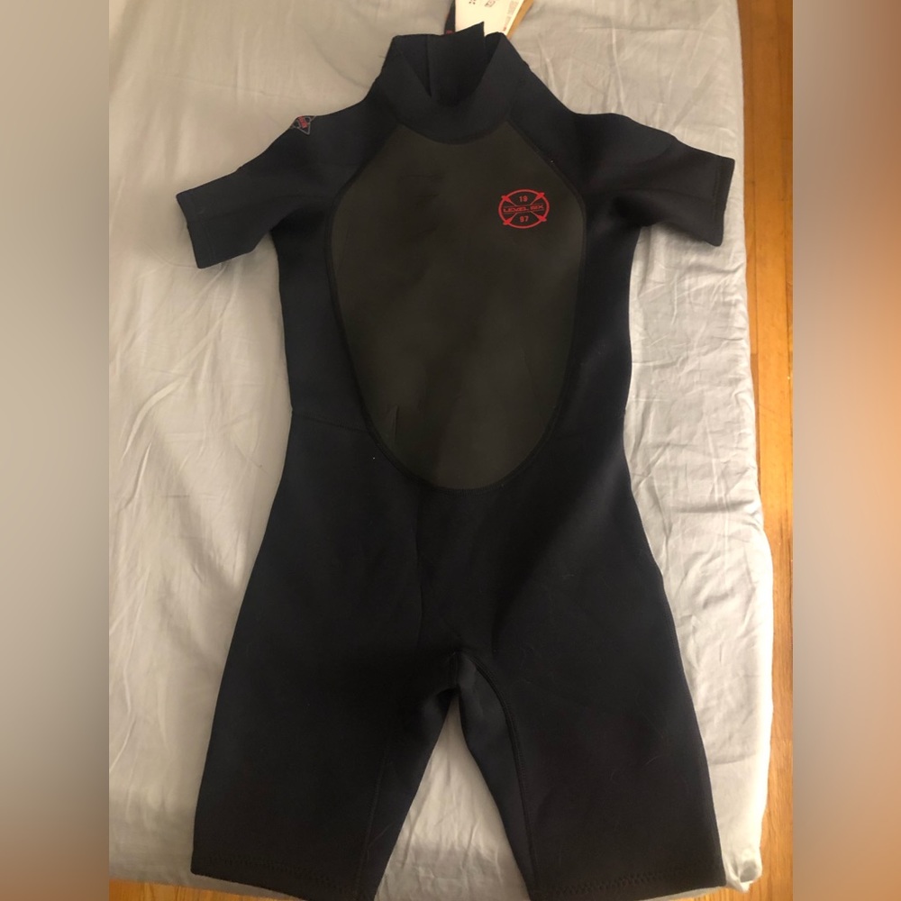 Level Six Neoprene Youth Shorty Wetsuit NWT